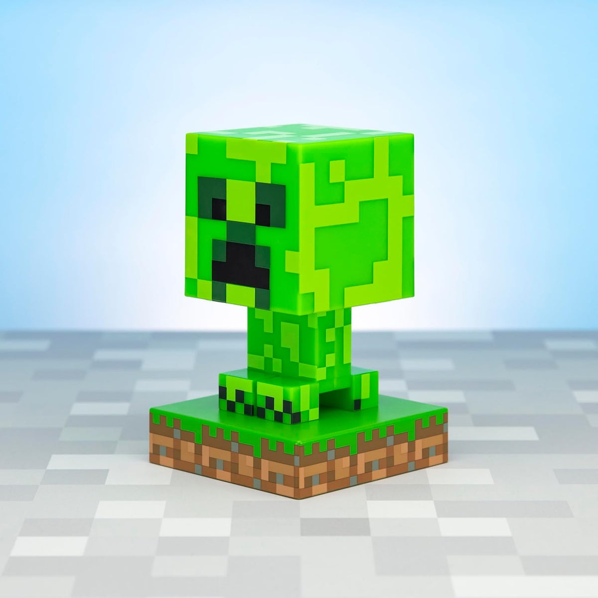 Paladone Minecraft Creeper Light, 3D Lamp - Officially Licensed Night Light - 12 cm Tall, Battery Powered, Gaming Room & Bedroom Decor for Minecraft Gamers
